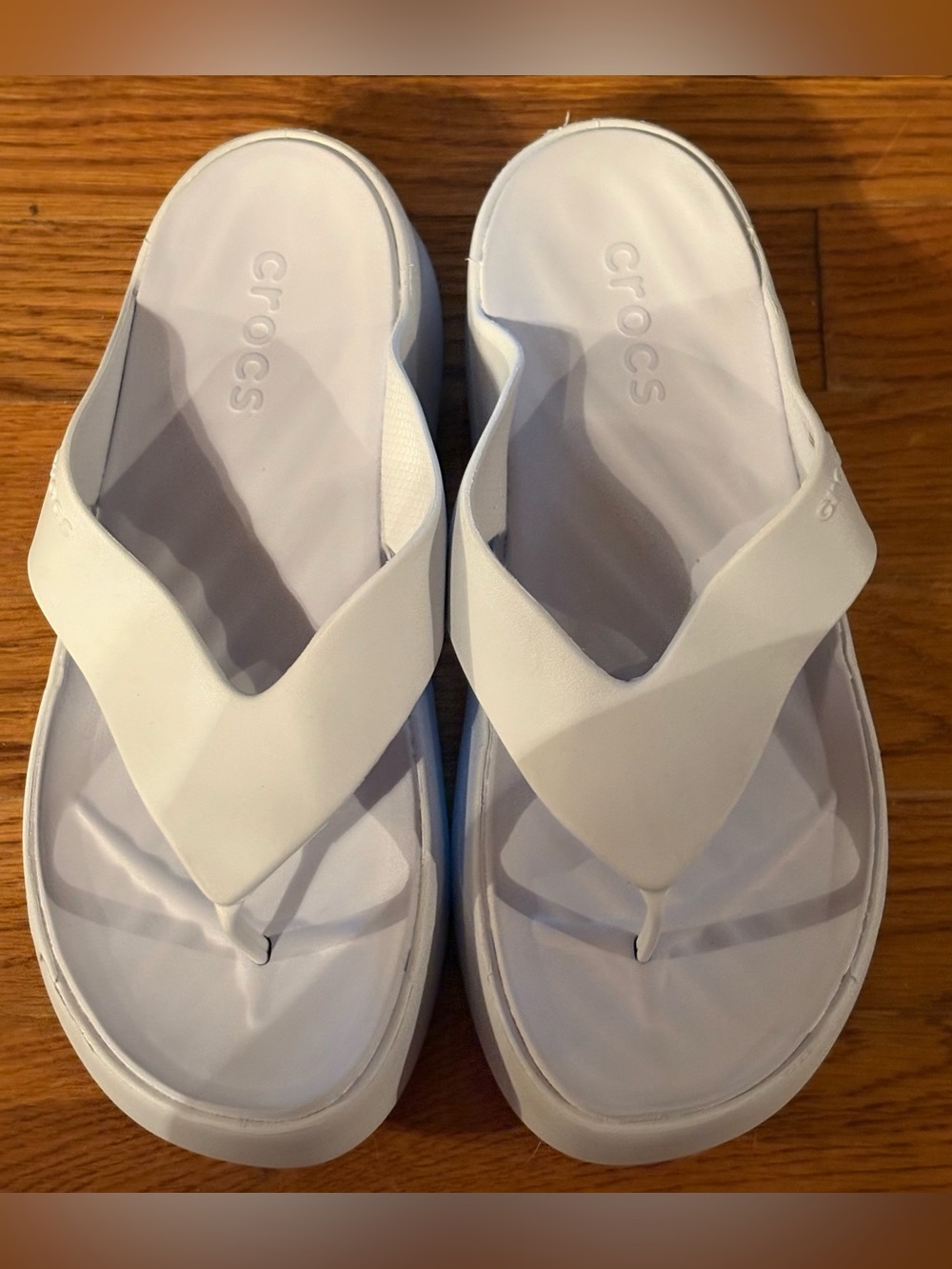 Crocs White/Light Gray Thong Wedge Sandals, Size W9